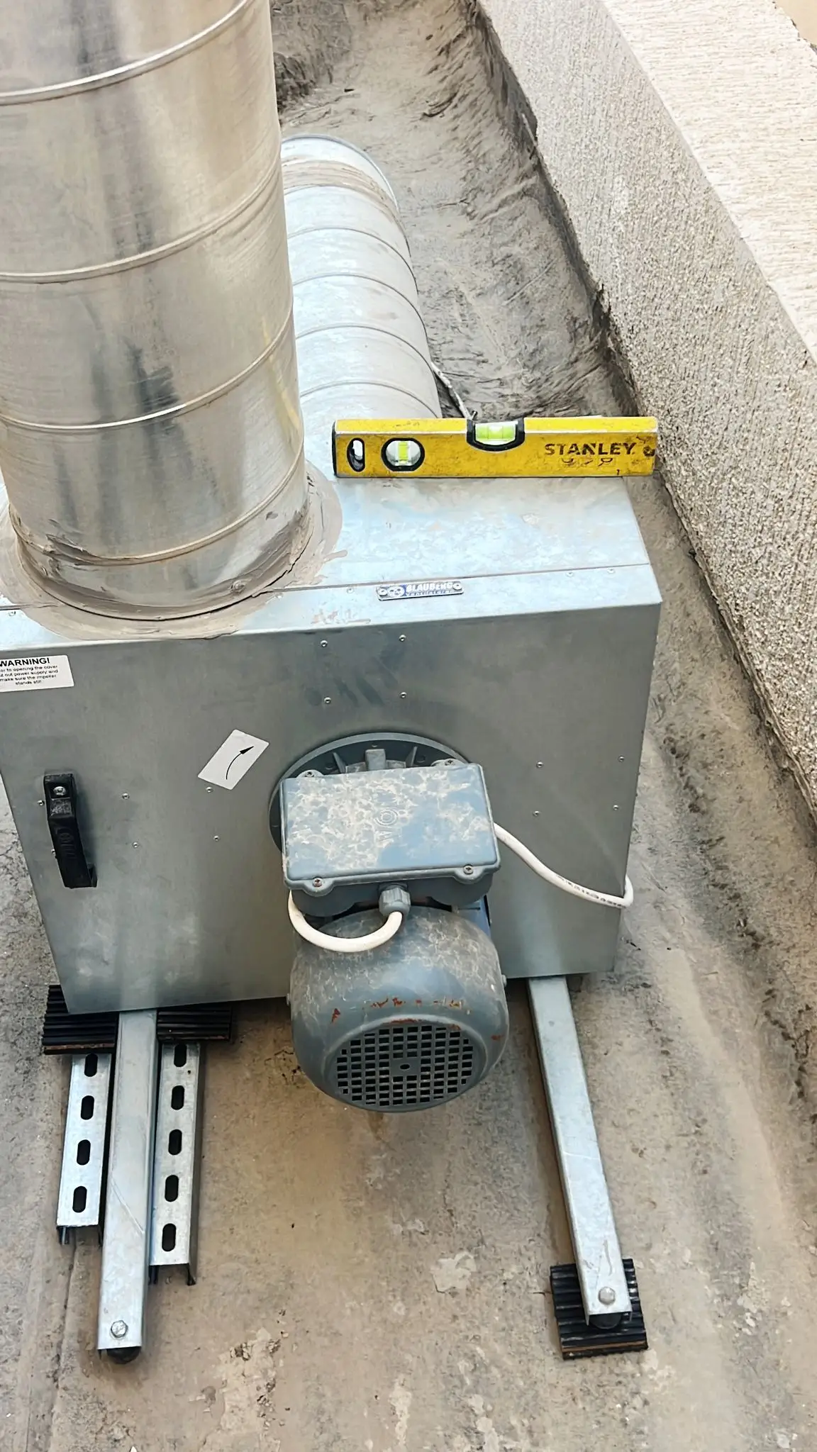 تركيب مروحة BLAUBERG ISO K مشروع تهوية مطاعم (2)