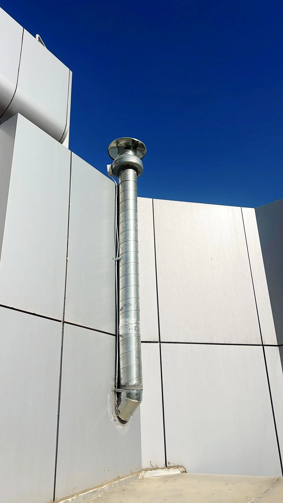 تركيب واستبدال مراوح Blauberg CENTRO M وCENTRO MZ – مواقع متعددة في الكويت (2)