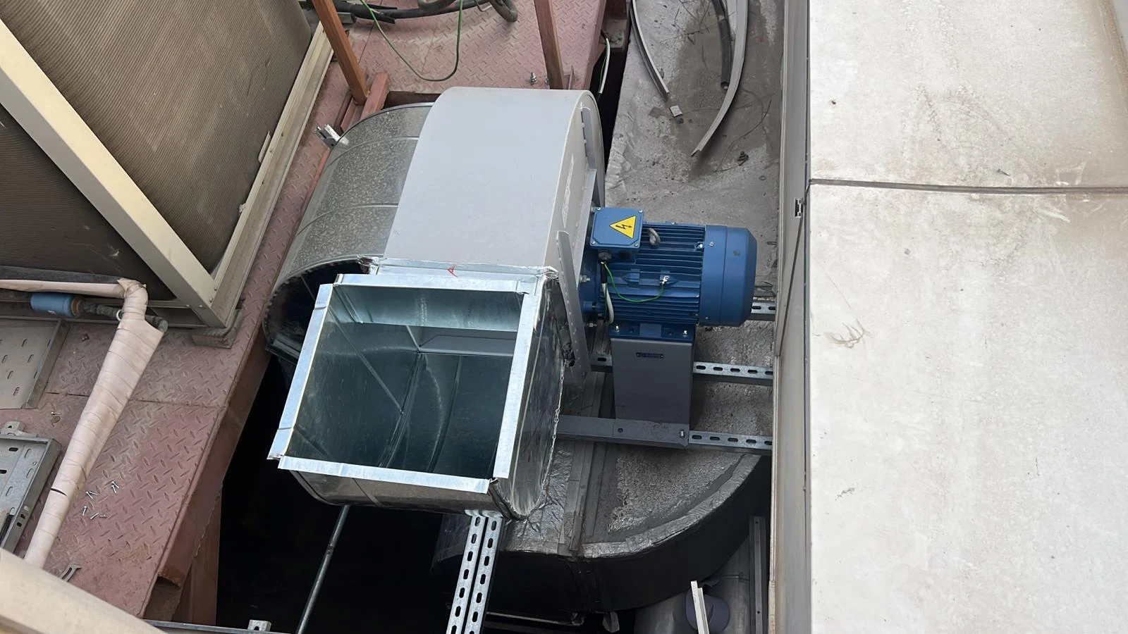 تركيبات مروحة BLAUBERG S-VENT مواقع متفرقة في الكويت (2)