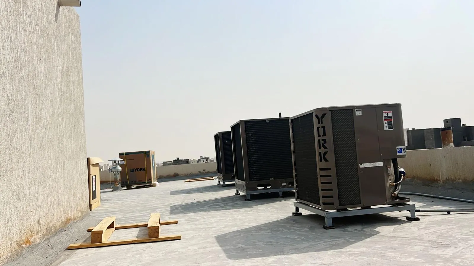 YORK Split AC & Central Ventilation for a Residential Property in Al-Mutlaa — توريد وتركيب تكييف سبلت YORK مع تهوية مركزية لقسيمة في المطلاع
