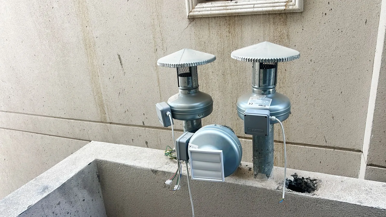 Coolex Split AC & Central Ventilation for a Residence in South Al-Mutlaa — تركيب تكييف Coolex سبلت وتهوية مركزية لقسيمة في جنوب المطلاع