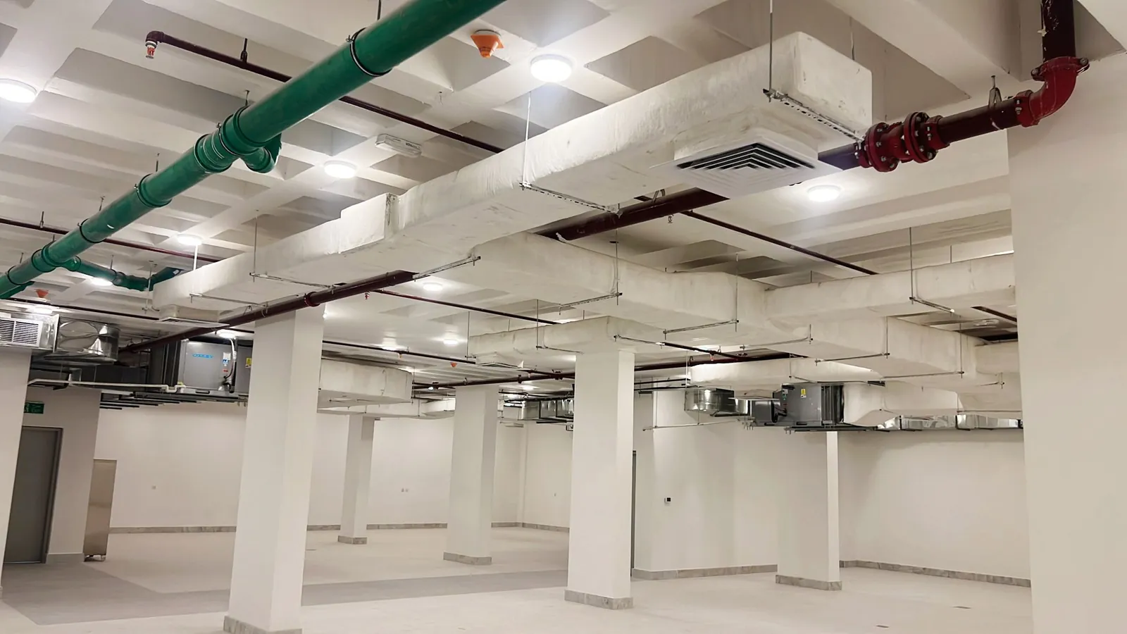 Rectangular HVAC Ductwork & Cassette Units for a Large Commercial Building – Kuwait — تركيب دكت مستطيل ووحدات كاسيت لمبنى تجاري كبير – الكويت