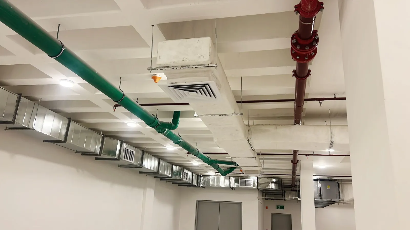Rectangular HVAC Ductwork & Cassette Units for a Large Commercial Building – Kuwait — تركيب دكت مستطيل ووحدات كاسيت لمبنى تجاري كبير – الكويت