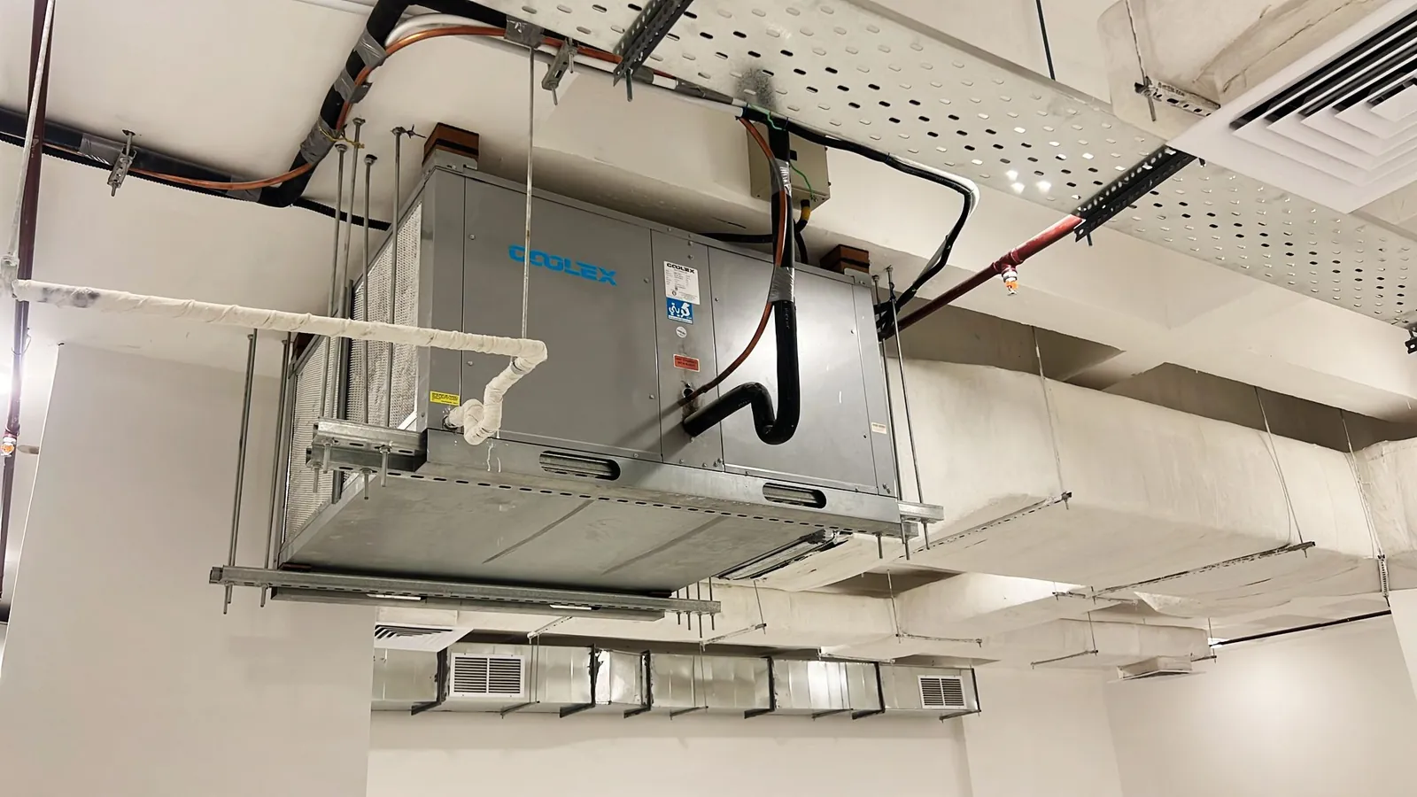 Rectangular HVAC Ductwork & Cassette Units for a Large Commercial Building – Kuwait — تركيب دكت مستطيل ووحدات كاسيت لمبنى تجاري كبير – الكويت