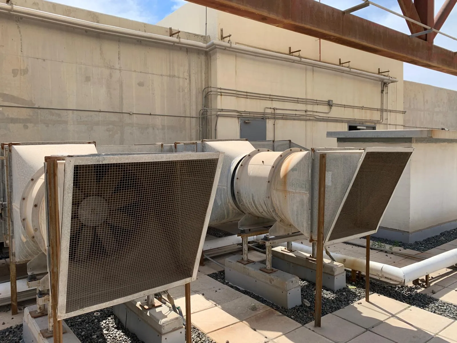 Kitchen Hood & Ventilation System for a Restaurant at The Avenues – Shuwaikh — تركيب شفاط مطبخ ومنظومة تهوية لمطعم في مجمع الأفنيوس – الشويخ