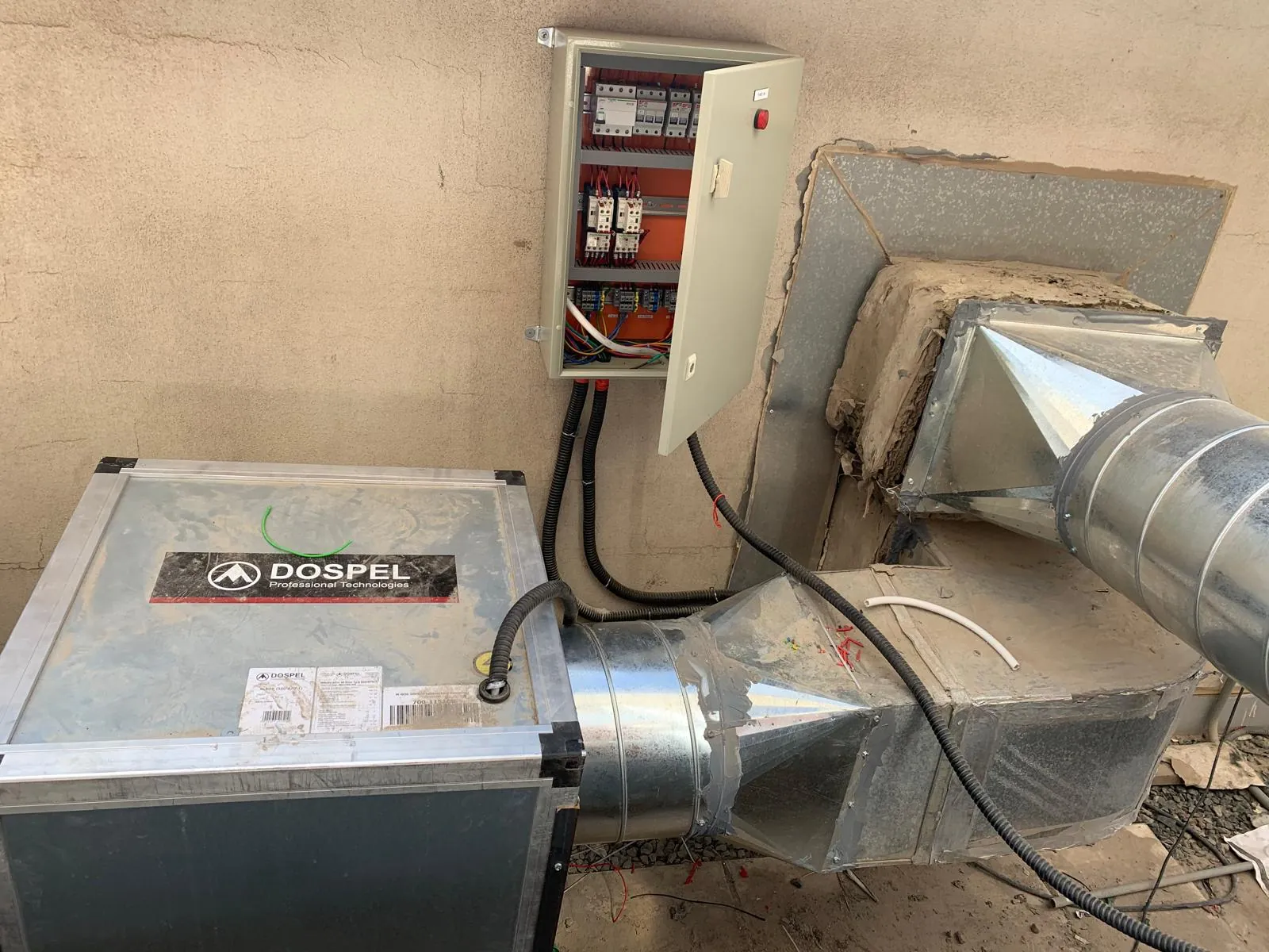 Kitchen Hood & Ventilation System for a Restaurant at The Avenues – Shuwaikh — تركيب شفاط مطبخ ومنظومة تهوية لمطعم في مجمع الأفنيوس – الشويخ