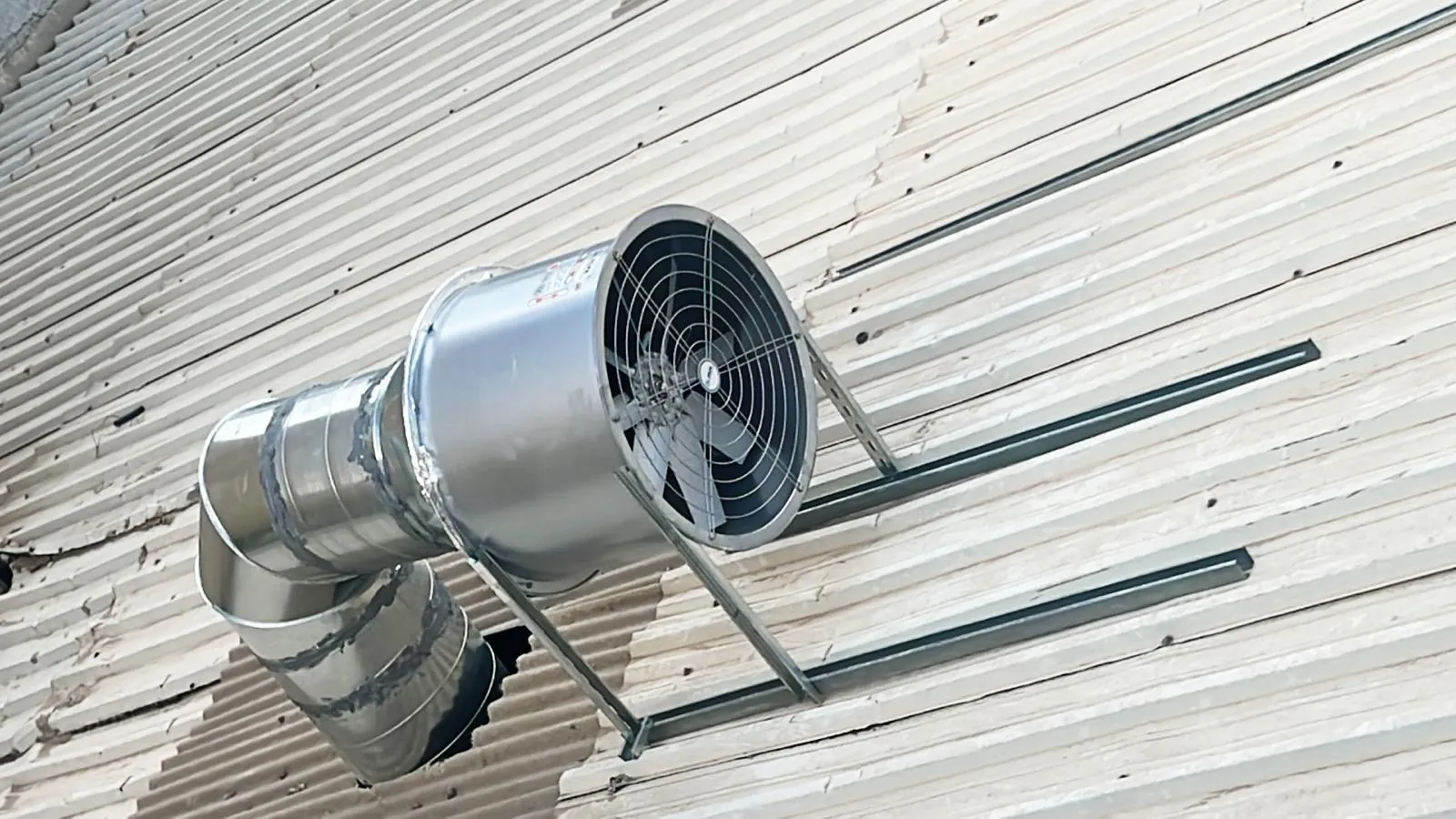 Central Ventilation for an Industrial Workshop in Shuwaikh with ALPA AXF Fans — تنفيذ تهوية مركزية لورشة صناعية في الشويخ بمراوح ALPA AXF