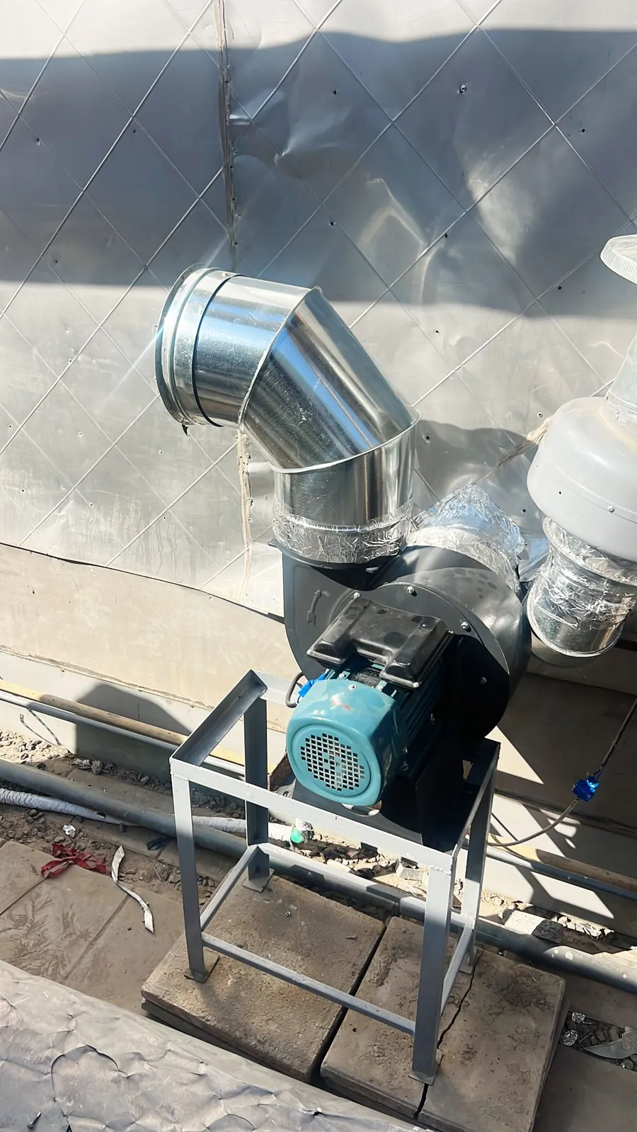 Restaurant Ventilation Fan Replacement & Exhaust Upgrade – Capital Area — استبدال مروحة تهوية وتطوير نظام شفط مطعم في مجمع تجاري – العاصمة